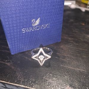 A diamond star ring
